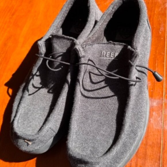 Reef Cushion Coast Slip On - Charcoal - Used Like New - Picture 1 of 4